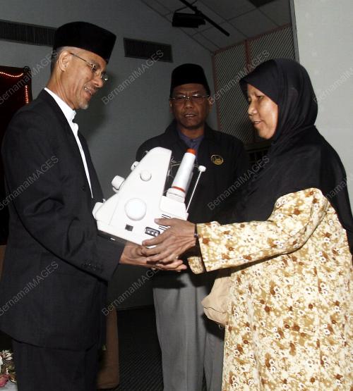 ABDUL WAHID WAN HASAN