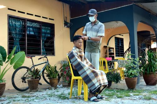 GUNTING RAMBUT