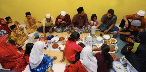 BERBUKA PUASA