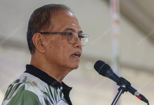 DATUK SERI WAN ROSDY WAN ISMAIL