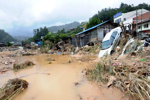 PH09_23102013_BANJIR_LUMPUR