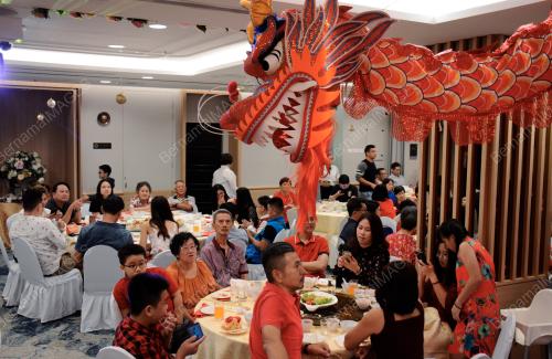 MAKAN BESAR