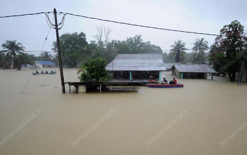 PH09_24122014_BANJIR