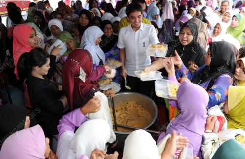 DATUK SERI MOHD NAJIB TUN ABDUL RAZAK