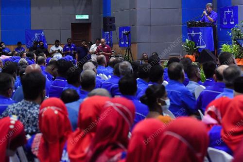 DATUK SERI MOHAMAD HASAN