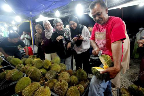 GERAI MENJUAL BUAH DURIAN