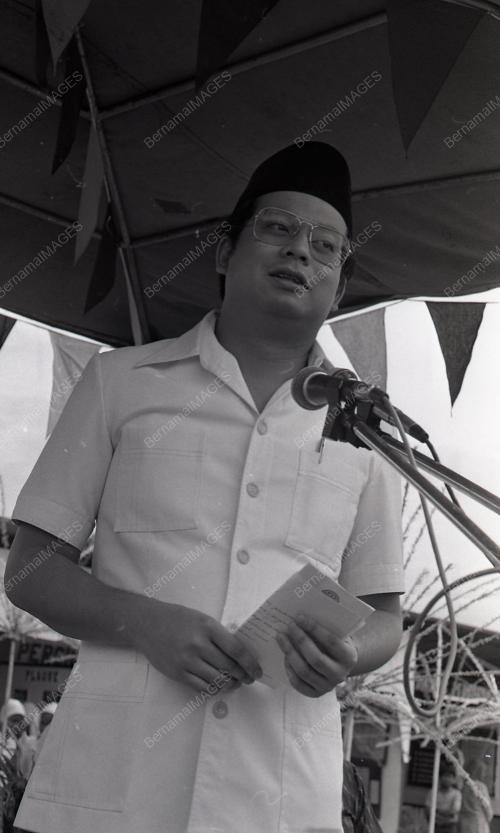 MOHD NAJIB TUN ABDUL RAZAK