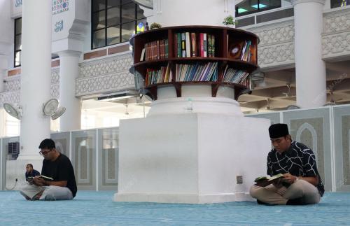 MEMBACA ALQURAN DI BULAN RAMADAN