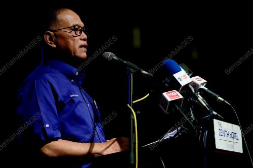 DATUK SERI ISMAIL SABRI YAAKOB