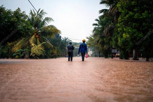 TINJAUAN BANJIR DAN HUJAN LEBAT