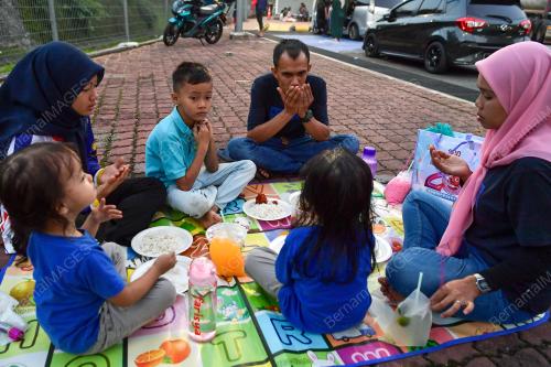 TINJAUAN ORANG BALIK KAMPUNG