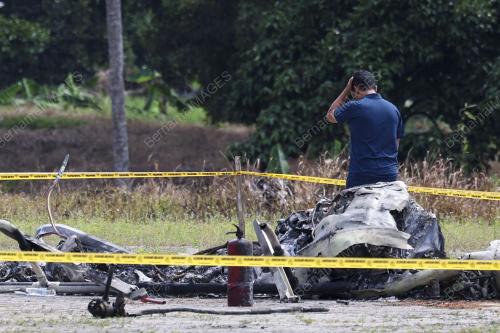 HELIKOPTER TERBAKAR