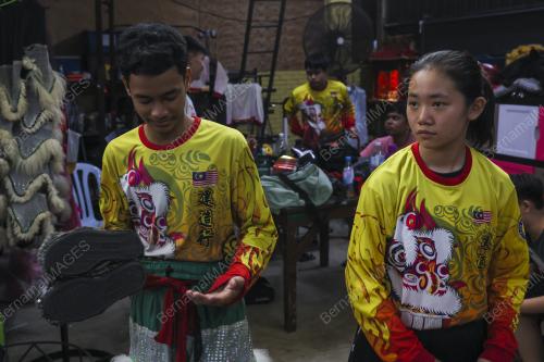 TARIAN SINGA REMAJA MELAYU