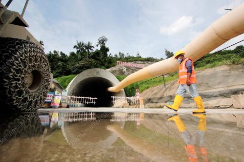 TEROWONG ECRL KUANTAN