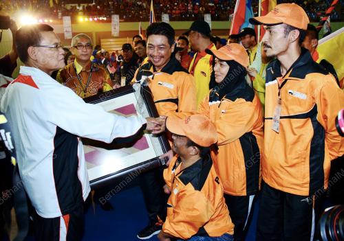 PH10_09122012_PARALIMPAID
