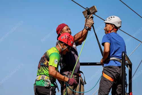 VIA FERRATA DAN ZIPLINE DI GUA TAGANG