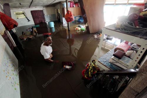 PH10_11122013_BANJIR