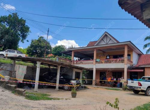 TINGGAL MAYAT KEKASIH DI GARAJ RUMAH