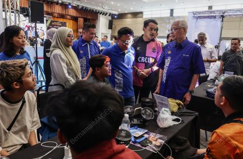 DATUK SERI ISMAIL SABRI YAAKOB