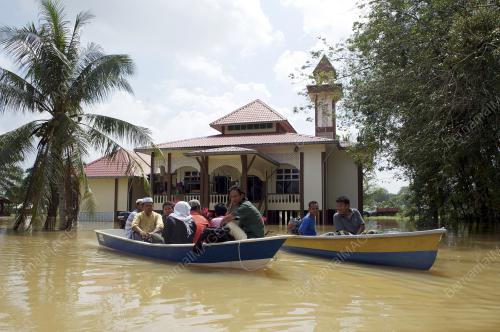 PH10_13122013_BANJIR
