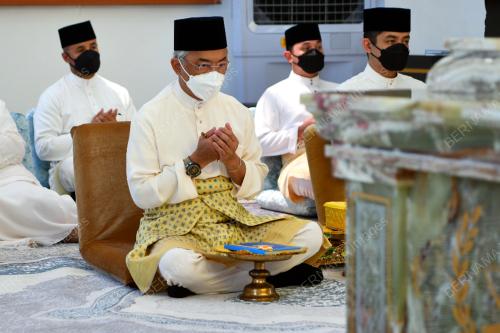 AL-SULTAN ABDULLAH RI'AYATUDDIN AL-MUSTAFA BILLAH SHAH