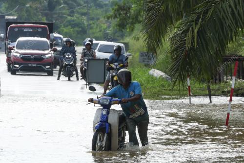 JALAN DINAIKI AIR