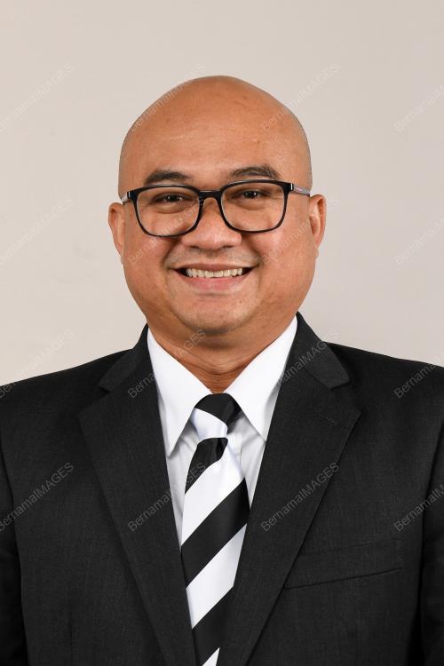 FADZLI MOHAMAD KAMAL