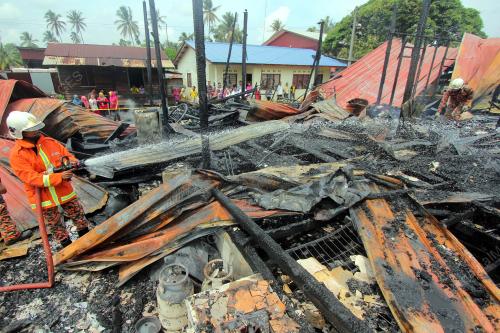 PH10_17052014_TERBAKAR