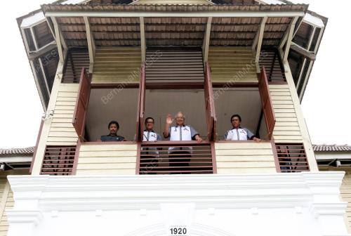 MOHD NAJIB TUN ABDUL RAZAK