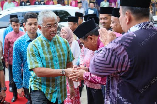 AL-SULTAN ABDULLAH RI'AYATUDDIN AL-MUSTAFA BILLAH SHAH