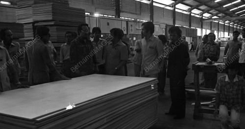 PH10_22102015_KILANG_PAPAN