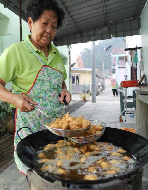 PERSIAPAN TAHUN BARU CINA