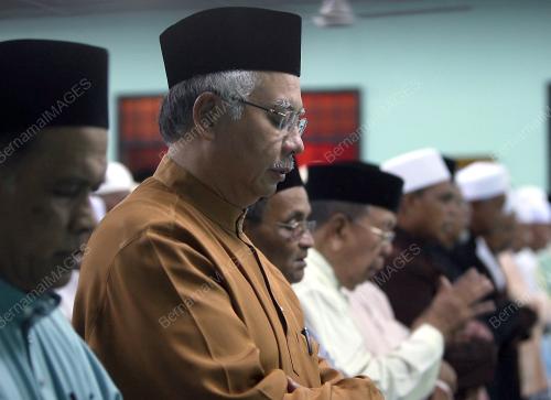 MOHD NAJIB TUN ABDUL RAZAK