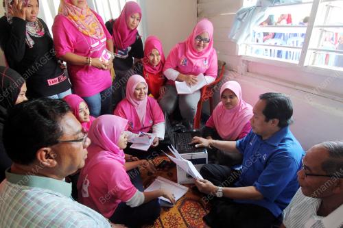 PH10_27042015_AHMAD_PUTERI