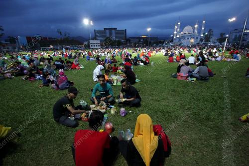 PH10_27052017_BERBUKA