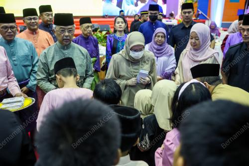 AL-SULTAN ABDULLAH RI'AYATUDDIN AL-MUSTAFA BILLAH SHAH