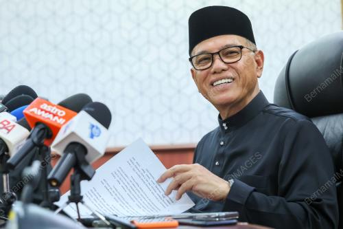 DATUK SERI WAN ROSDY WAN ISMAIL