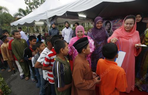 ROSMAH MANSOR