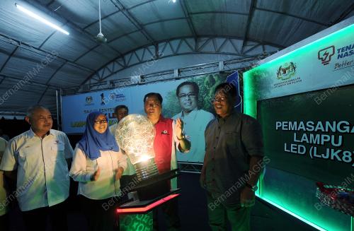 PH11_01102017_ISMAIL_LED