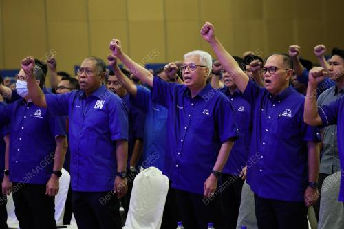DATUK SERI ISMAIL SABRI YAAKOB