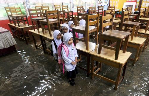 PH11_03012017_SEKOLAH_BANJIR