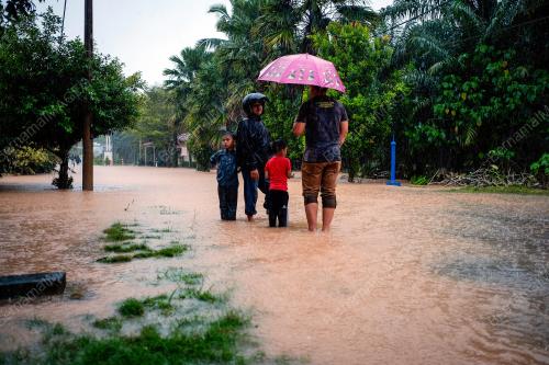 TINJAUAN BANJIR DAN HUJAN LEBAT
