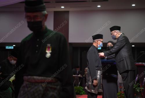 DATUK SERI ISMAIL SABRI YAAKOB