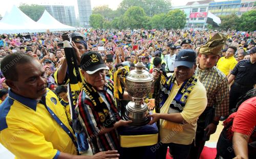 PH11_03112014_PIALA