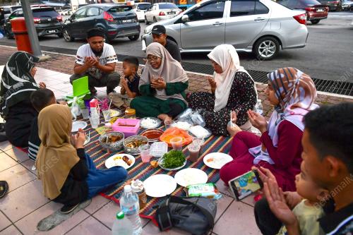 TINJAUAN ORANG BALIK KAMPUNG