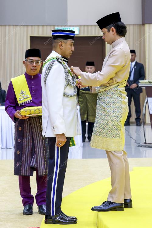 TENGKU HASSANAL IBRAHIM ALAM SHAH