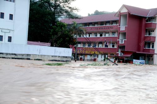 PH11_06112014_BERTAM_BANJIR
