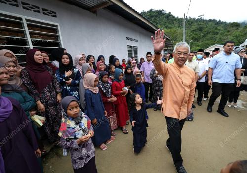 AL-SULTAN ABDULLAH RI'AYATUDDIN AL-MUSTAFA BILLAH SHAH