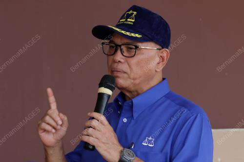 DATUK SERI WAN ROSDY WAN ISMAIL