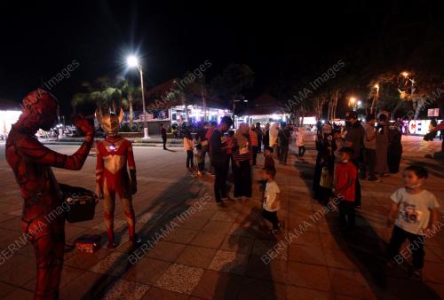 SUASANA MALAM MINGGU DI TELUK CEMPEDAK